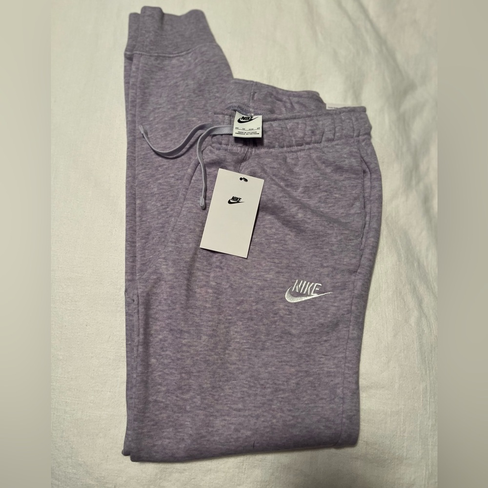 Nike women joggers size xs 💜